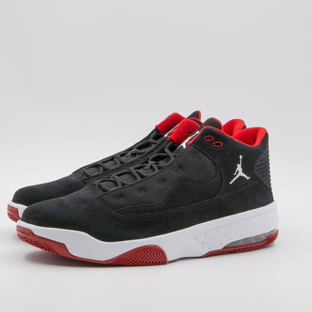 JORDAN Max Aura 2 Black Gym Red Sz 13. ** NEW WITH BOX.**